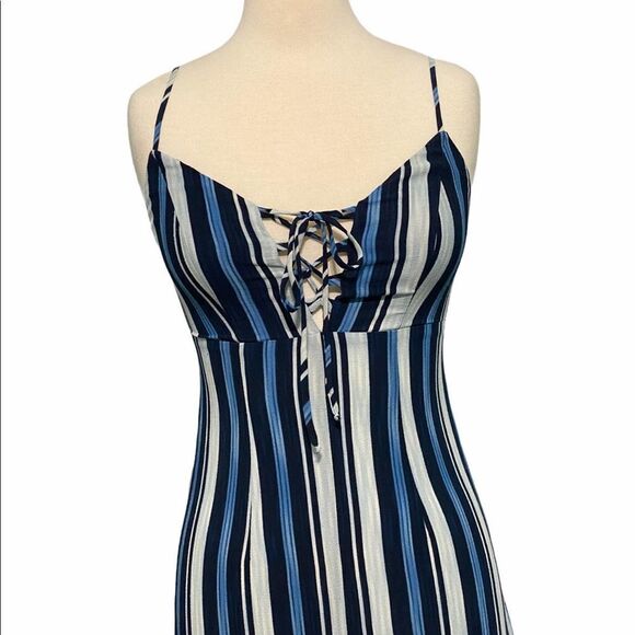 Show Me Your Mumu Layton Lace Up Maxi Blue Medium‎ - Picture 7 of 16